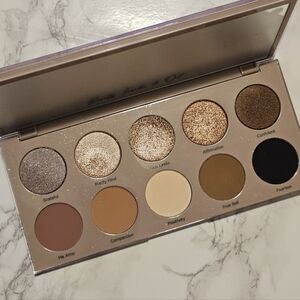 Dominique Cosmetics - Essentials palette